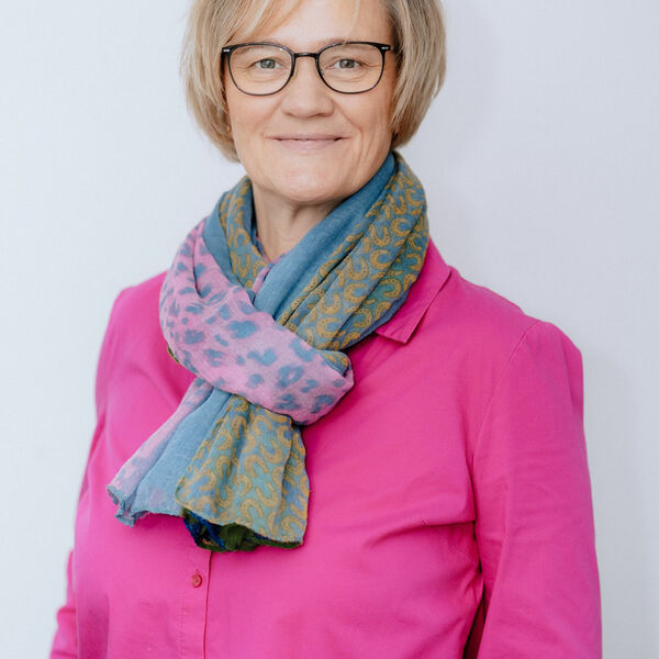 Dr. Andrea Thiel